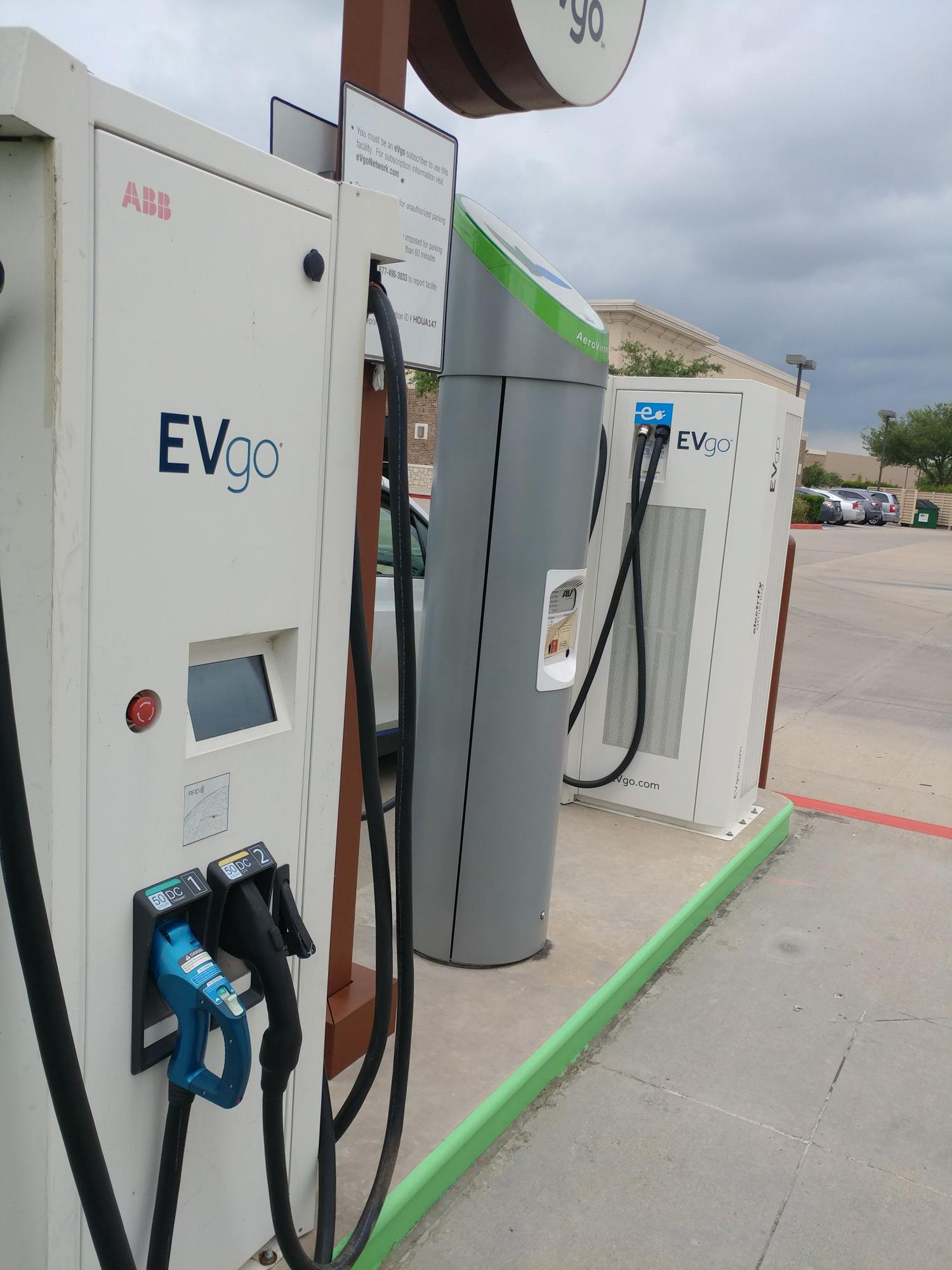 Cracker Barrel Pearland, TX EV Station