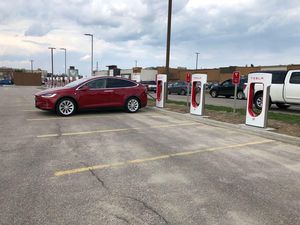 CF Lime Ridge Mall (2) | Hamilton, ON | EV Station