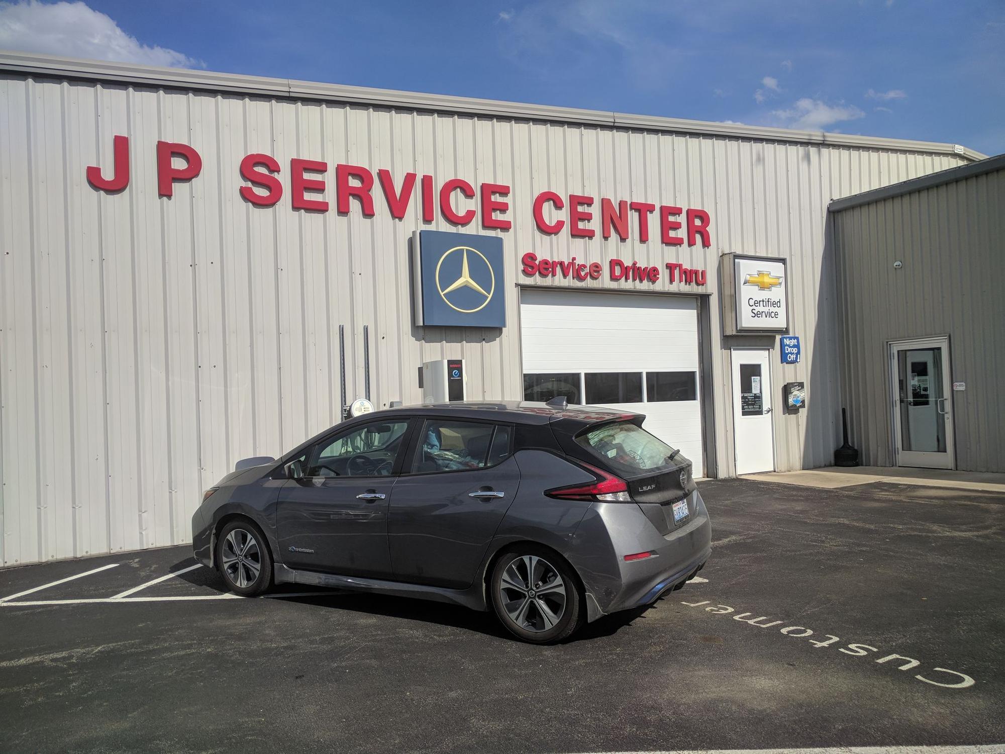 JP Motors Peru, IL EV Station
