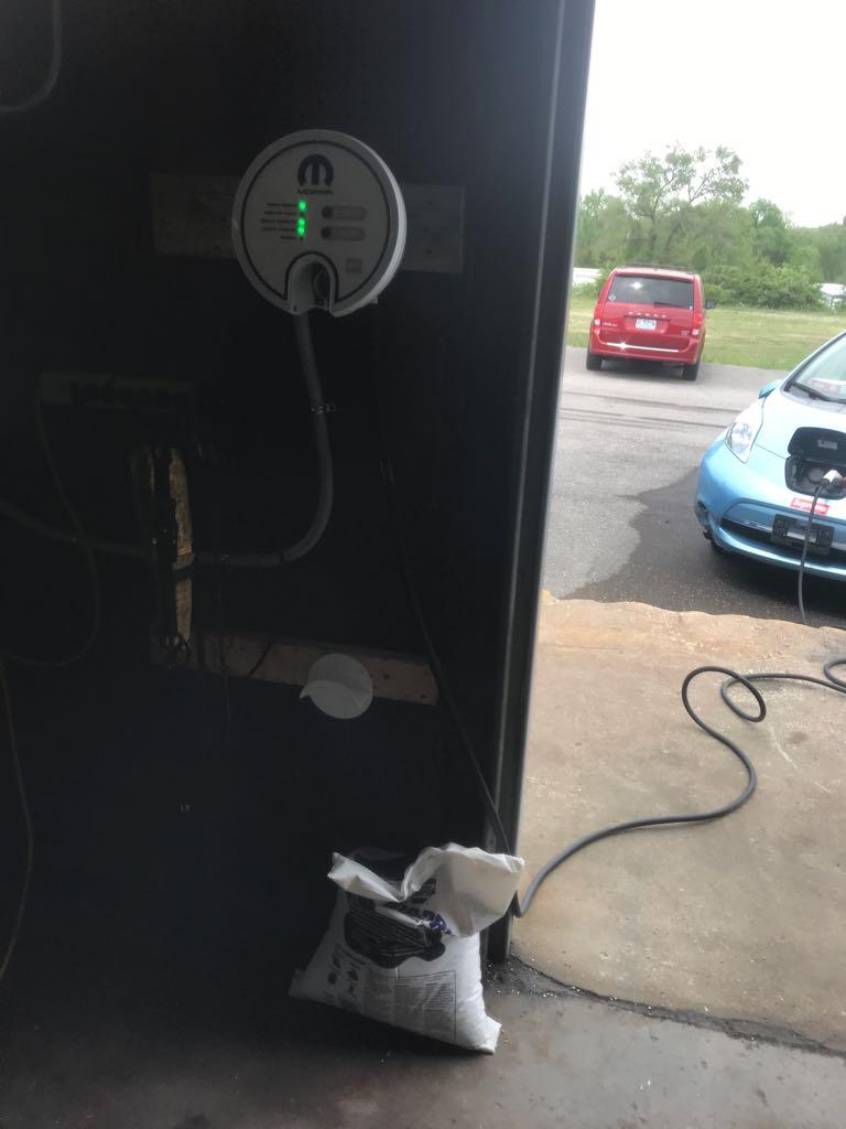 Callaway Chrysler Jeep Dodge Dealership Fulton, MO EV Station