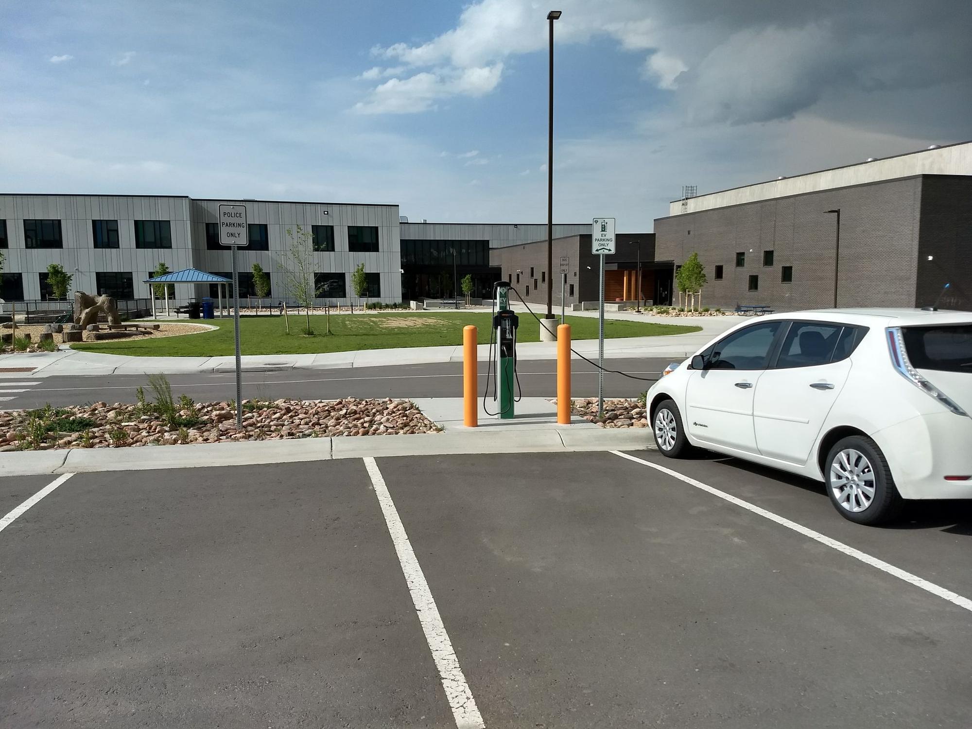 Meadowlark K8 South Erie, CO EV Station