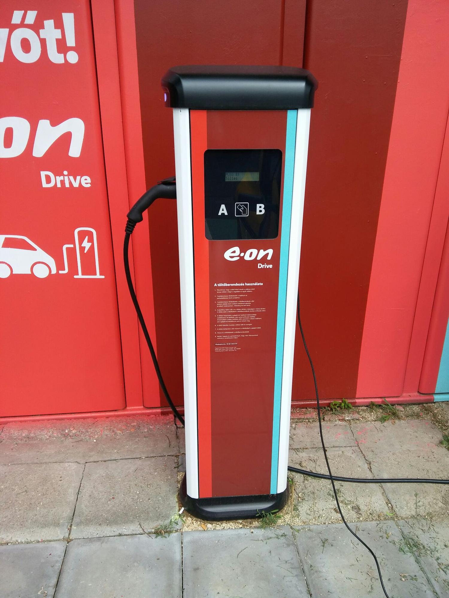 Ajka, Szabadság tér PlugShare