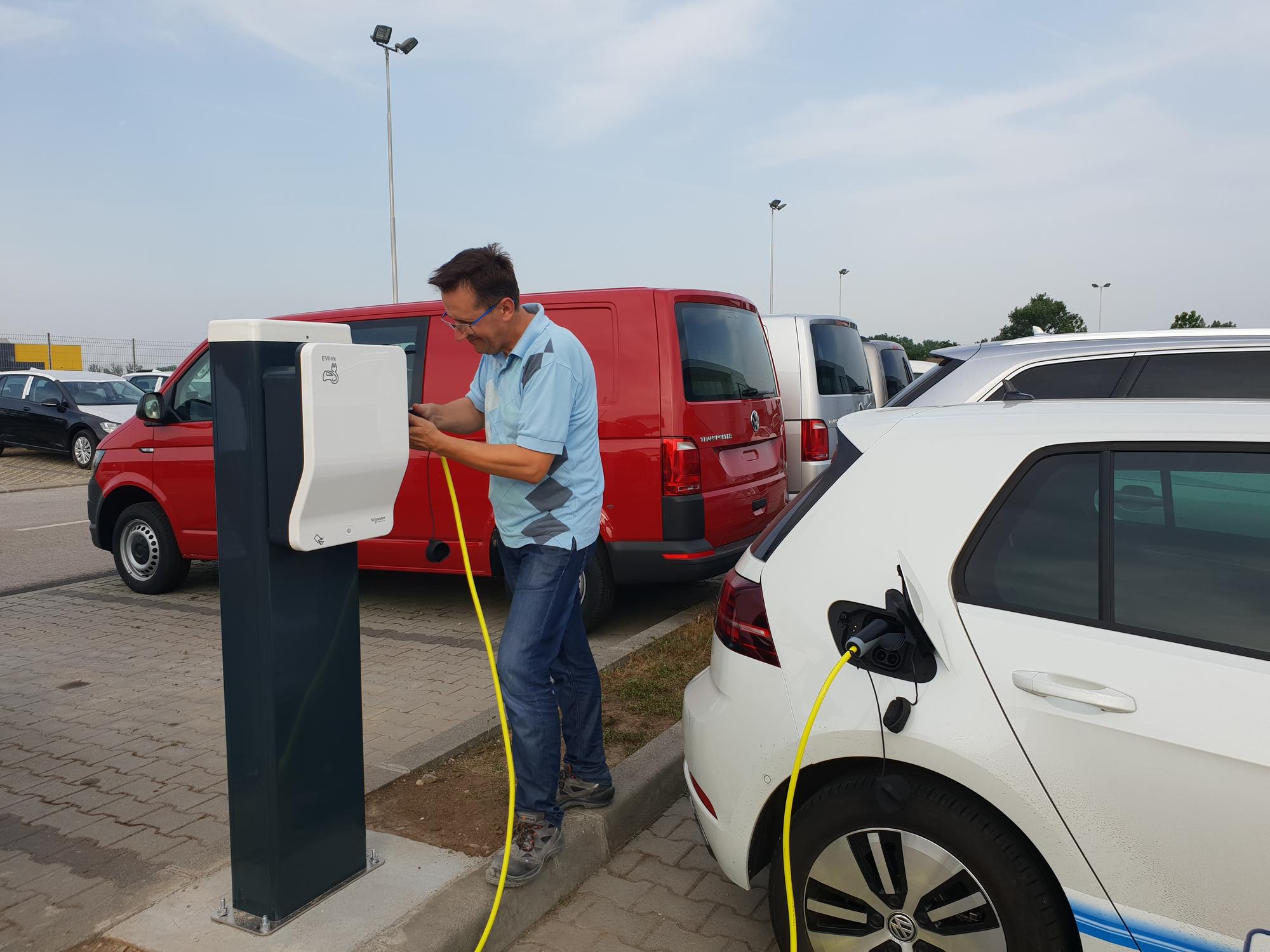 Porsche Novi Sad NS, Vojvodina EV Station