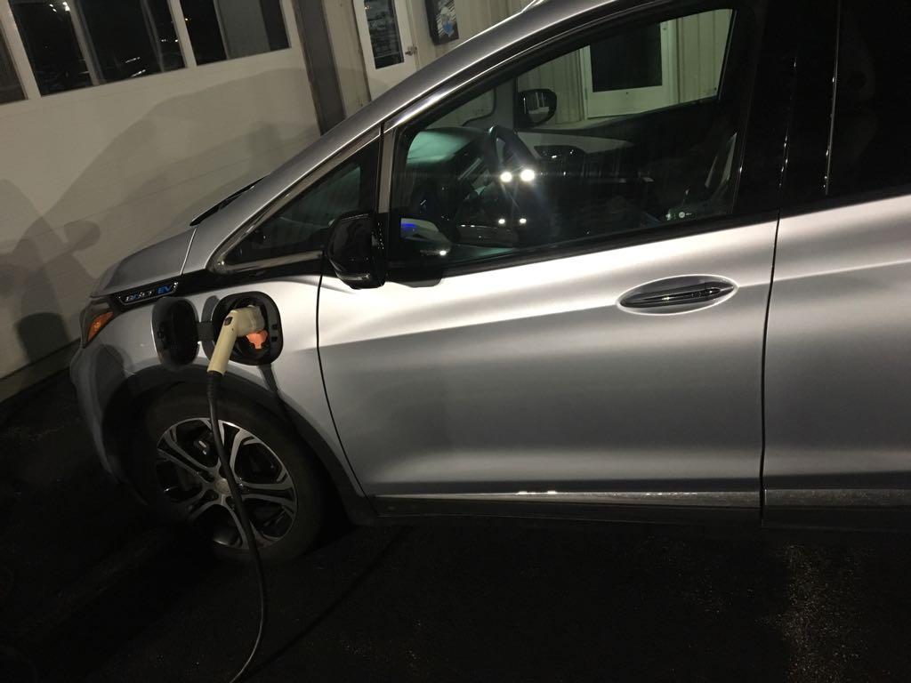 JP Motors Peru, IL EV Station