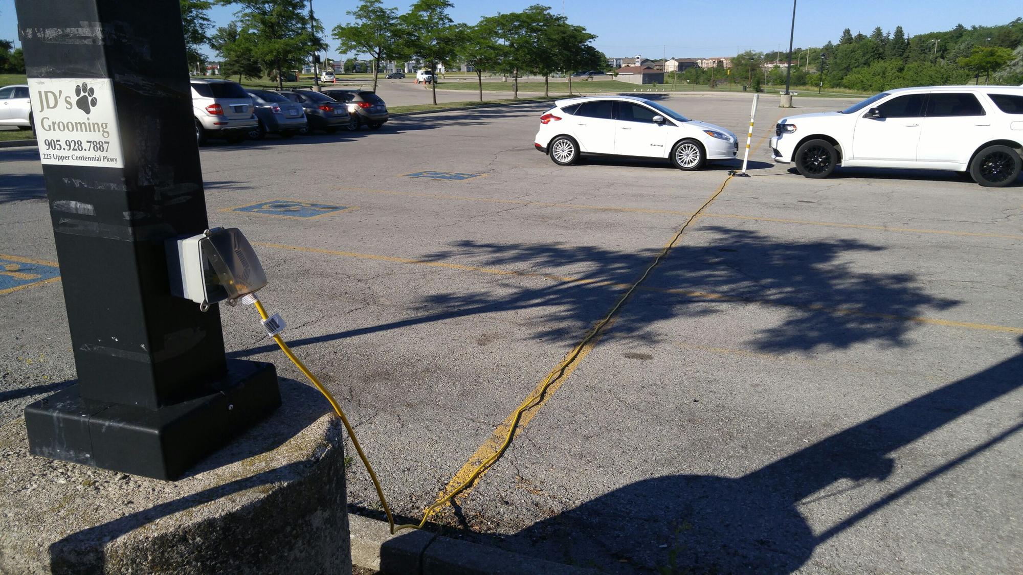 Valley Park Recreation Center & Arena Hamilton, ON EV Station