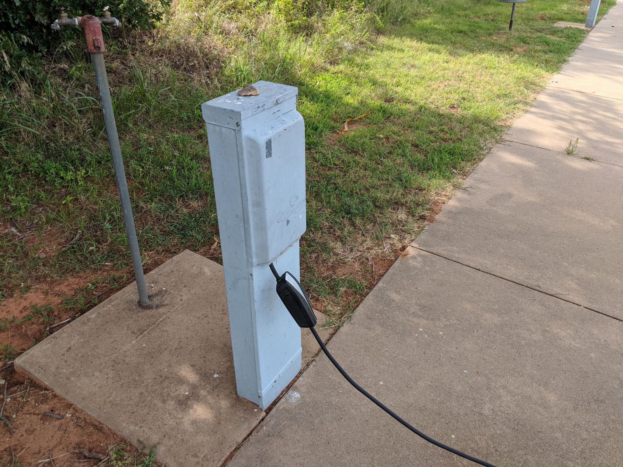 arcadia-lake-edmond-ok-ev-station