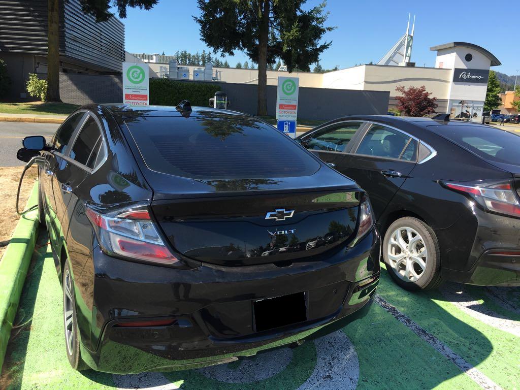 Woodgrove Centre Toys"R"Us Nanaimo, BC EV Station