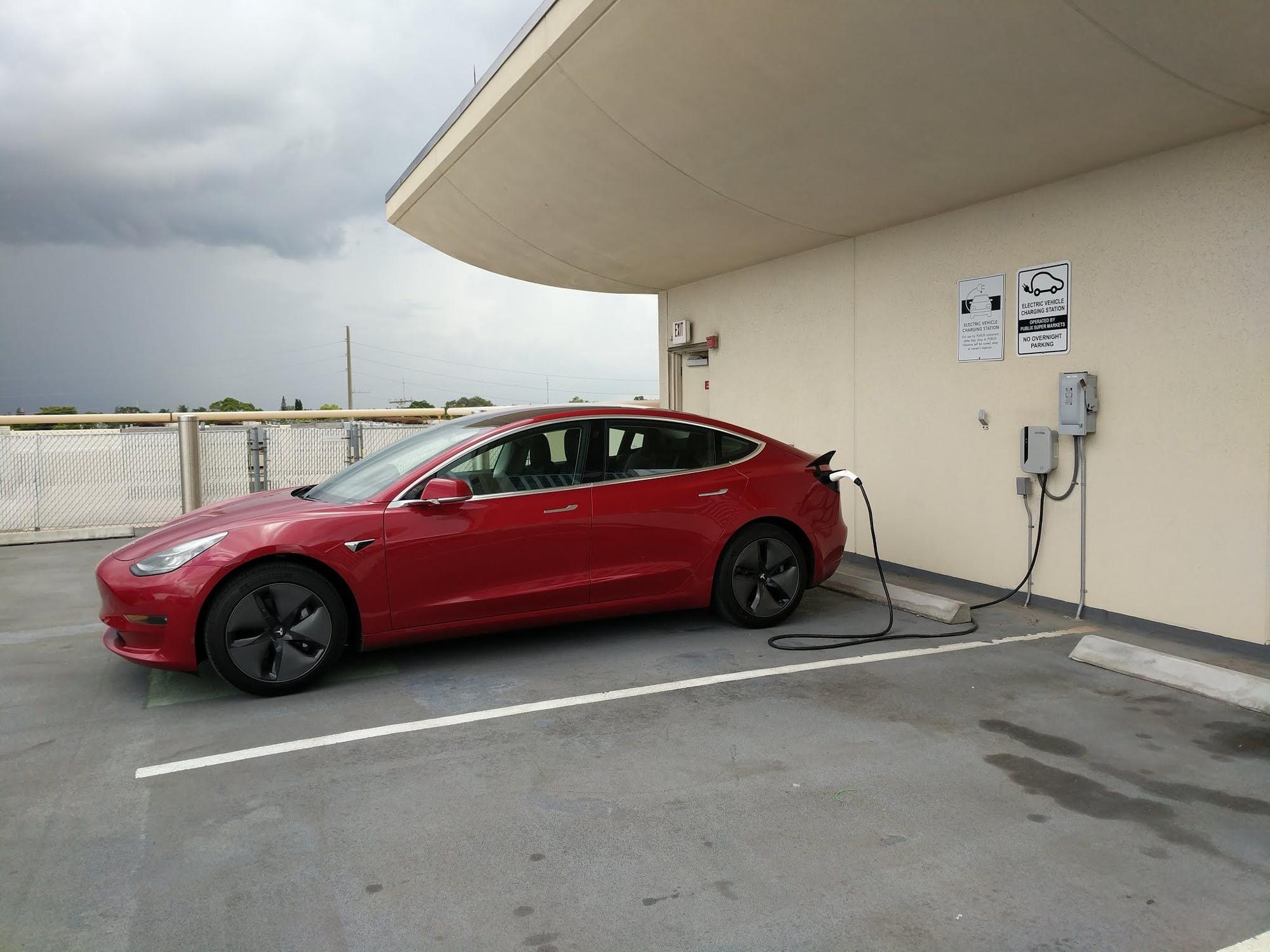 Publix at Las Olas Fort Lauderdale, FL EV Station
