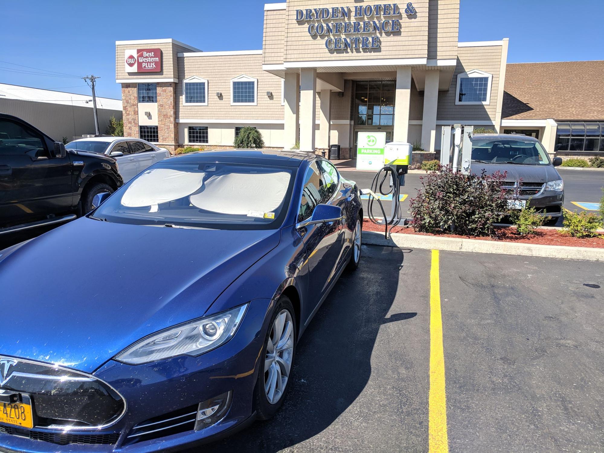 Best Western Plus Dryden Dryden, ON EV Station