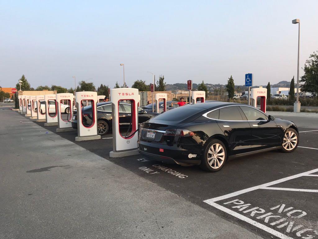 East Washington Place Sprouts Farmers Market Petaluma, CA EV Station
