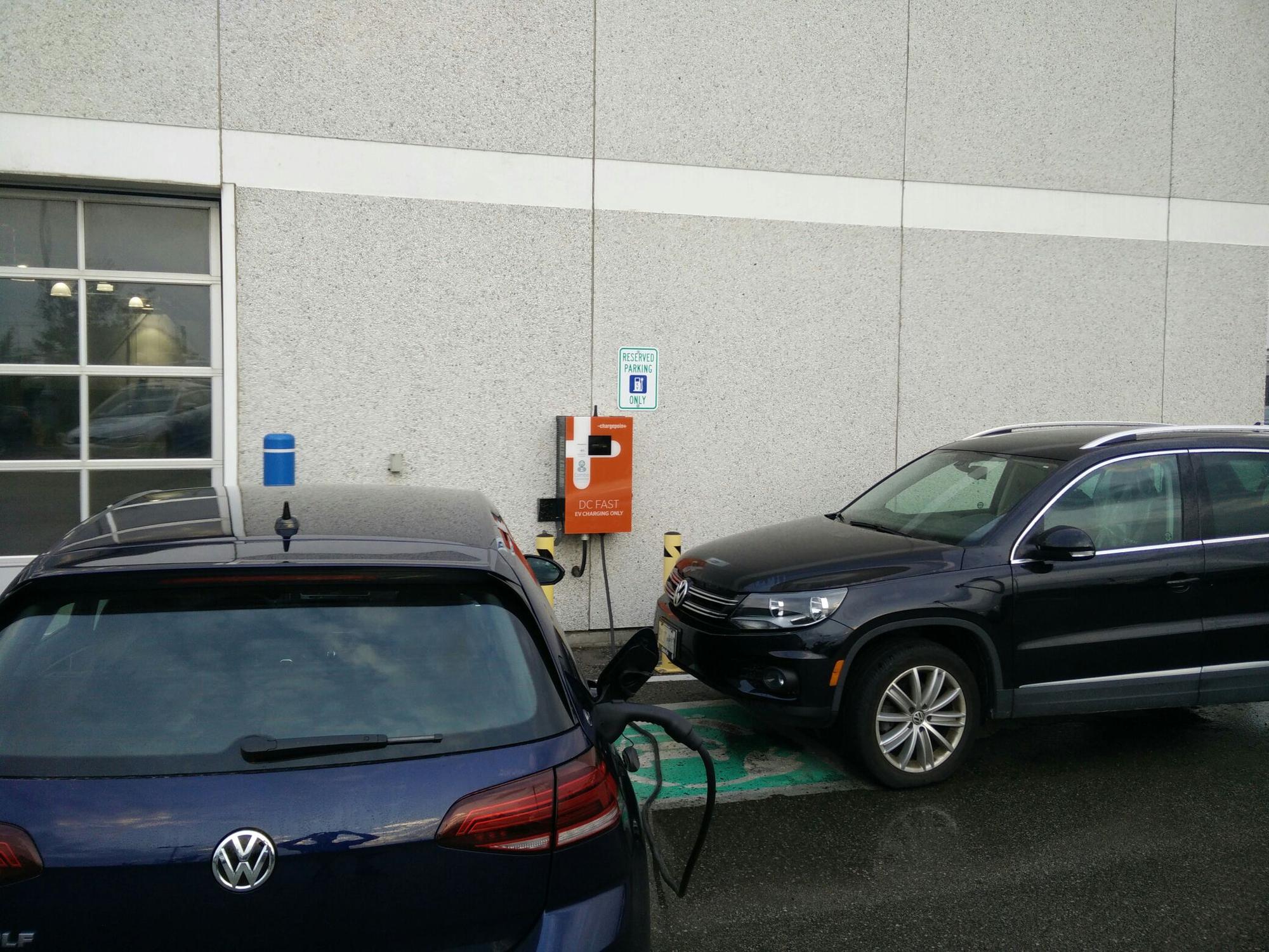 Yorkdale Volkswagen Toronto, ON EV Station