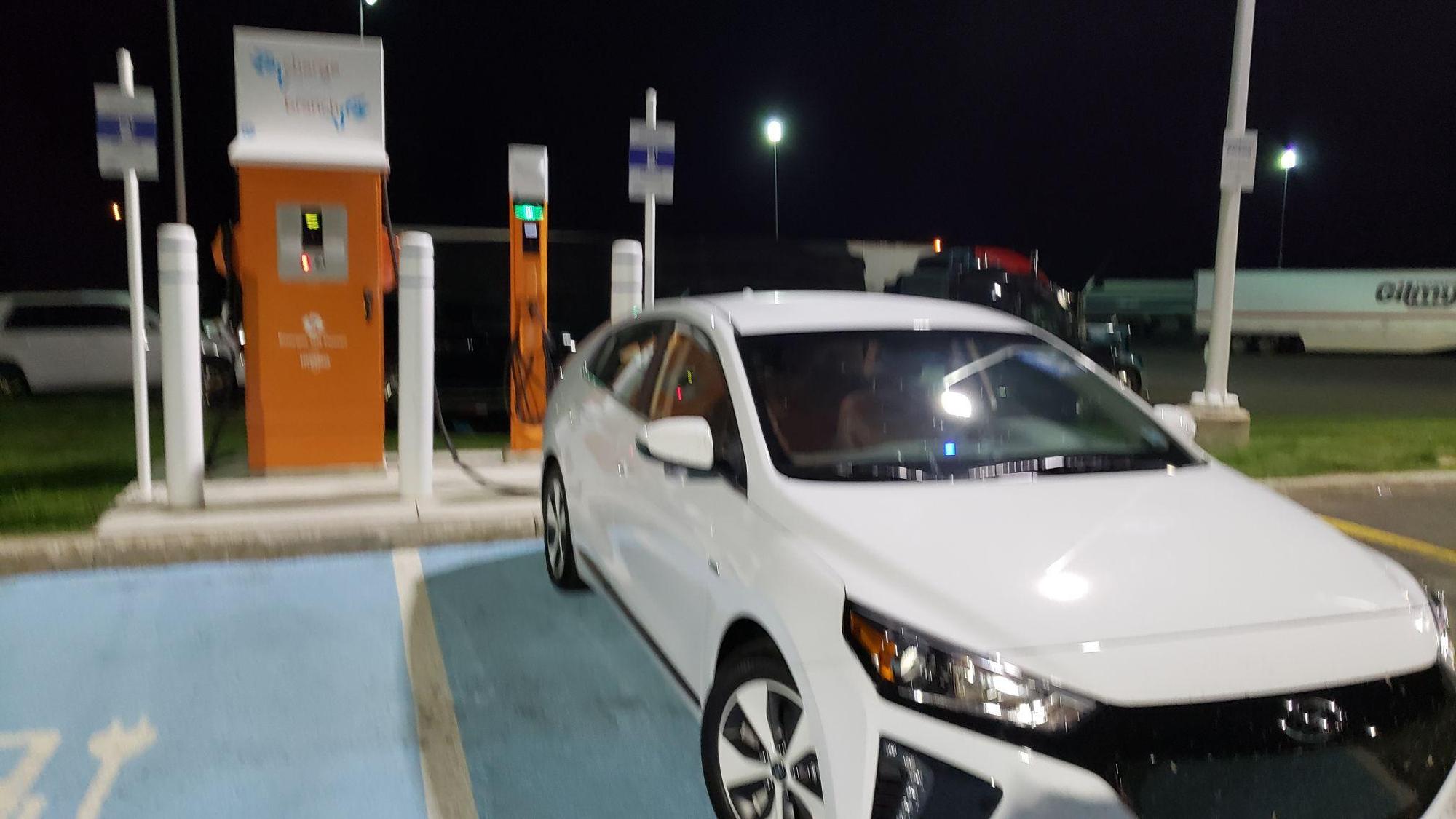 Irving 24 Truck Stop (1) Waasis, NB EV Station