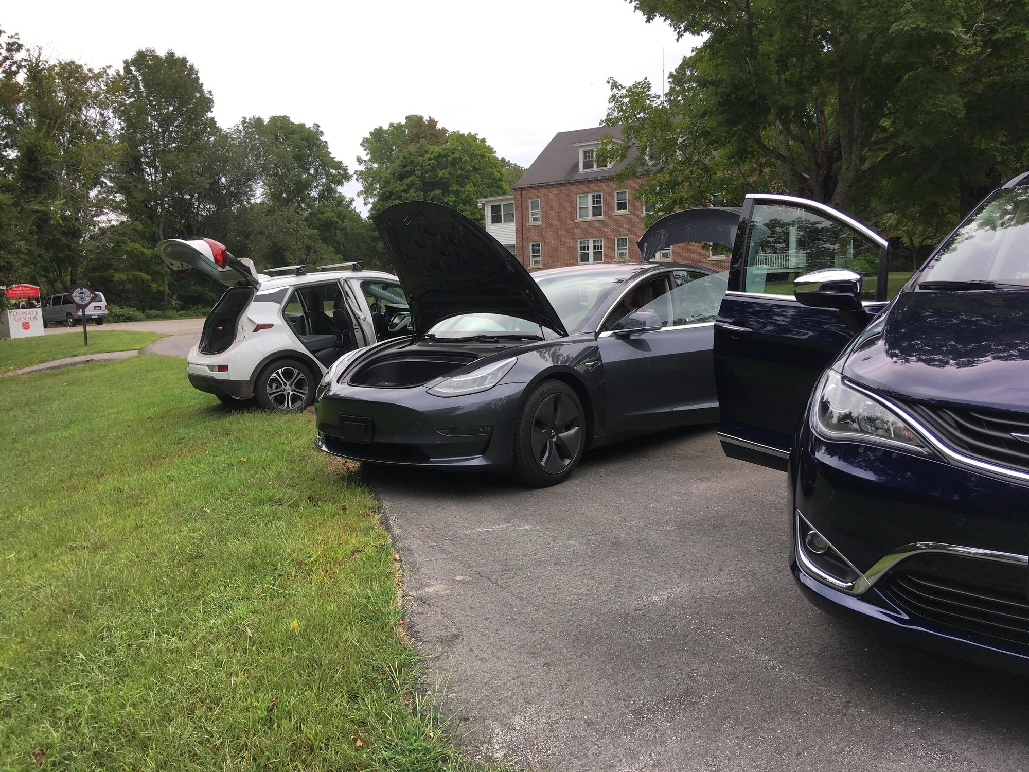 Pomfret Town Hall (1) Pomfret, CT EV Station