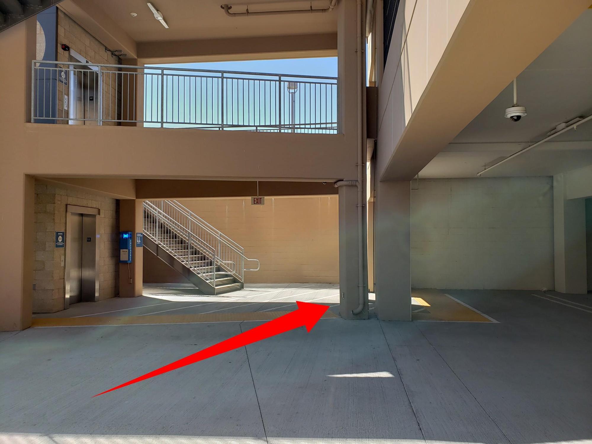 Cal Poly Pomona Parking Lot C - t6bs9so