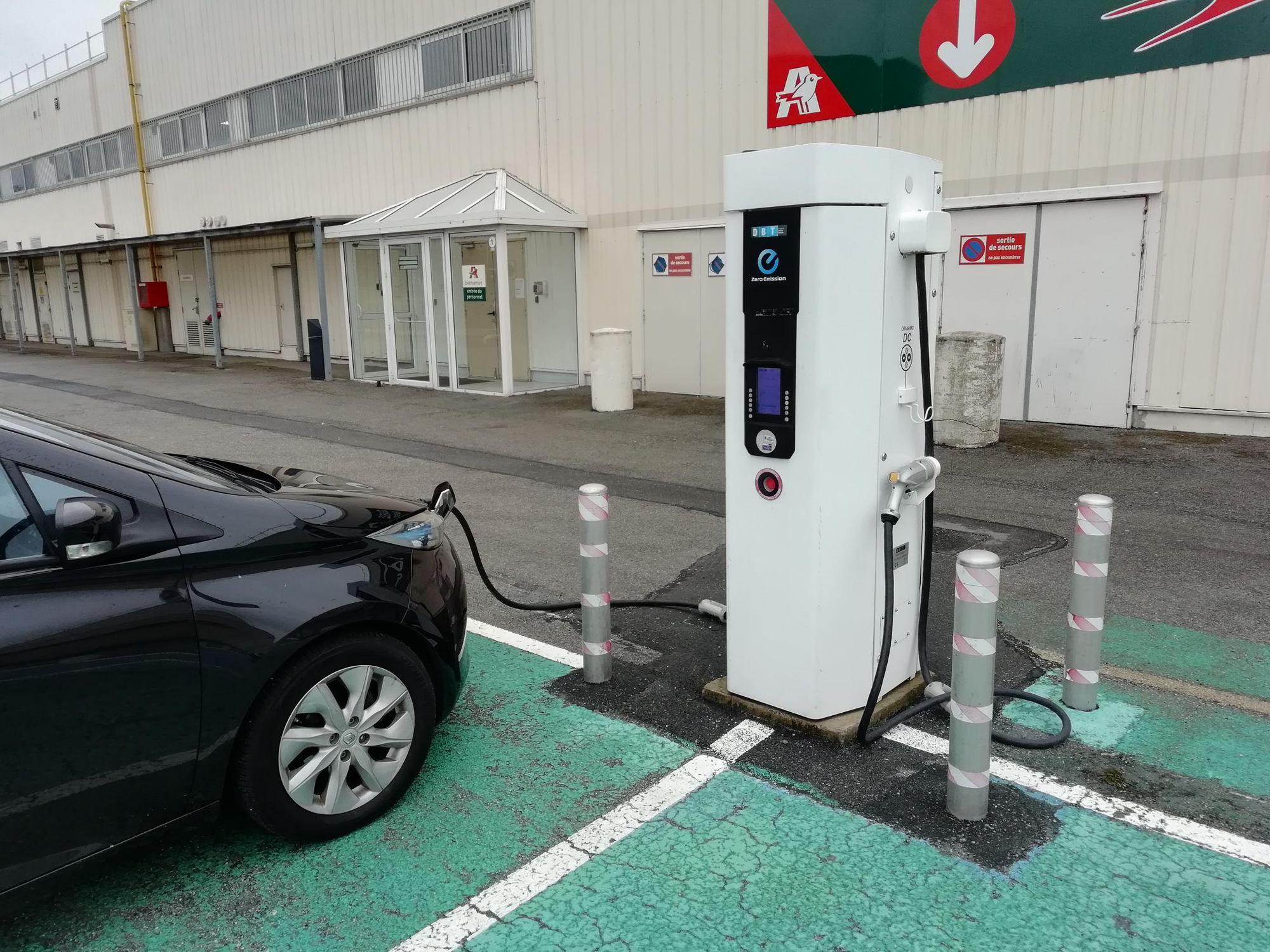 Auchan Cherbourg (1) CherbourgenCotentin, Normandie EV Station