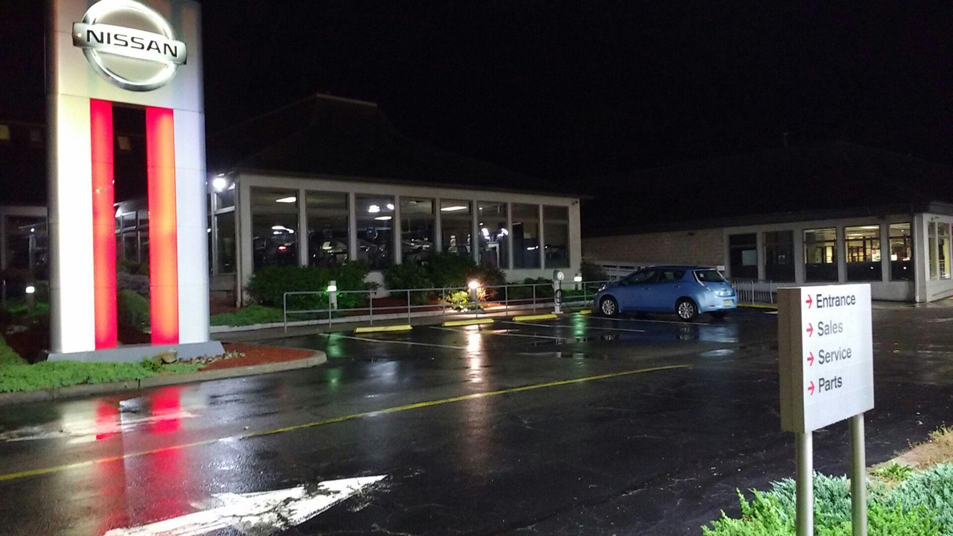 Lynnes Nissan West Stanhope, NJ EV Station