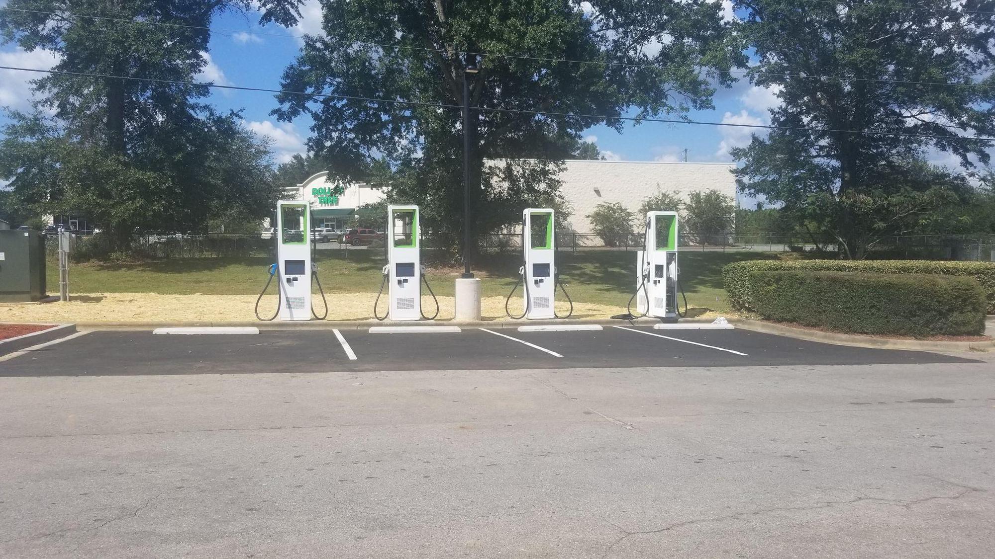 Walmart Supercenter Chipley, FL EV Station