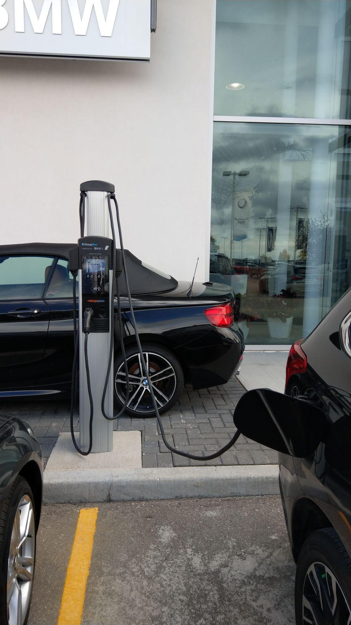 Birchwood BMW - Service | Winnipeg, MB | EV Station