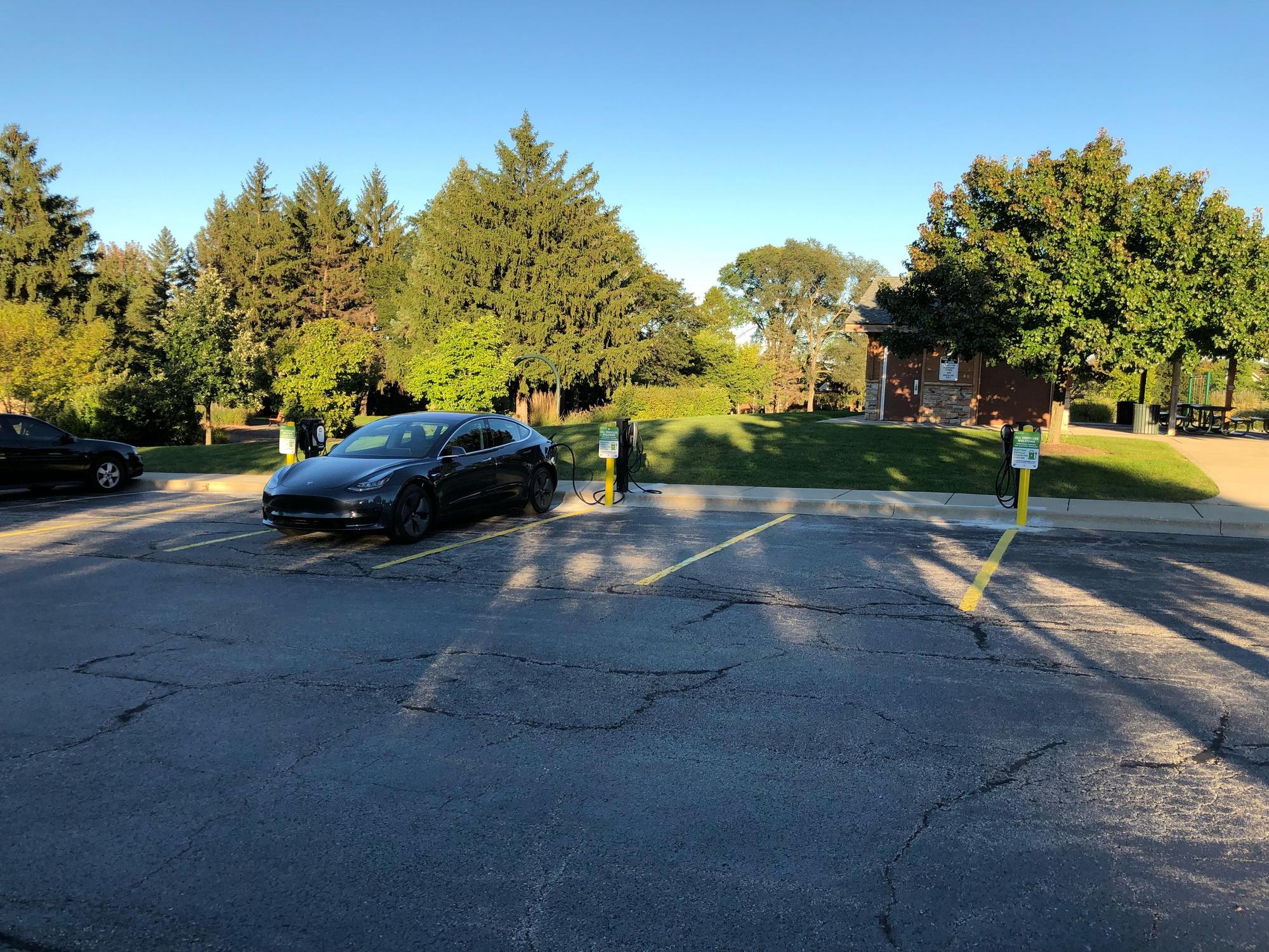 Maryknoll Park Glen Ellyn, IL EV Station