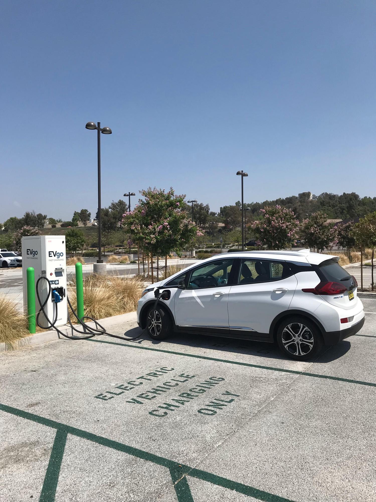 Bridgeport Marketplace Santa Clarita, CA EV Station