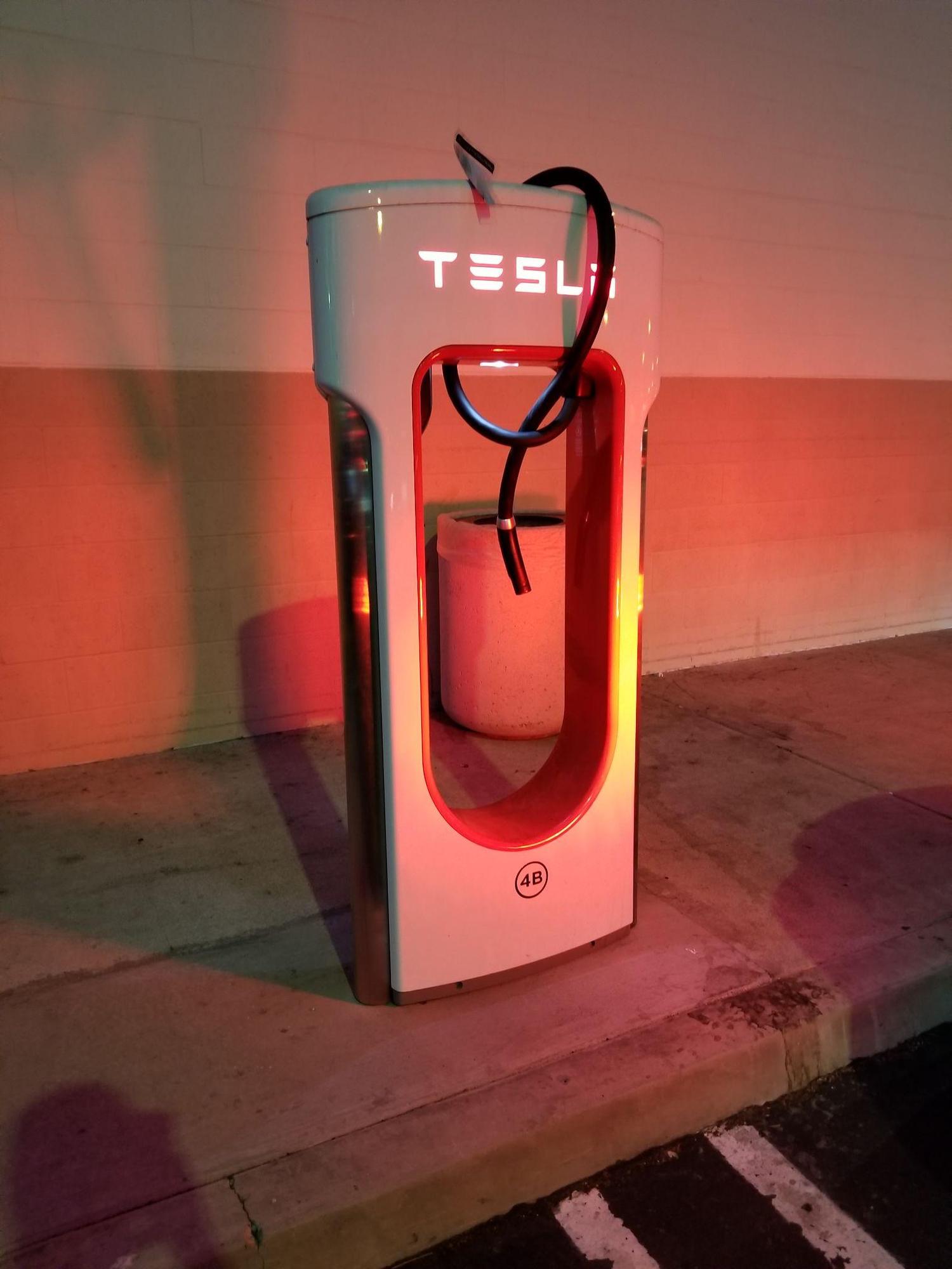 Shops at Costco Plaza PetSmart Fountain Valley, CA EV Station