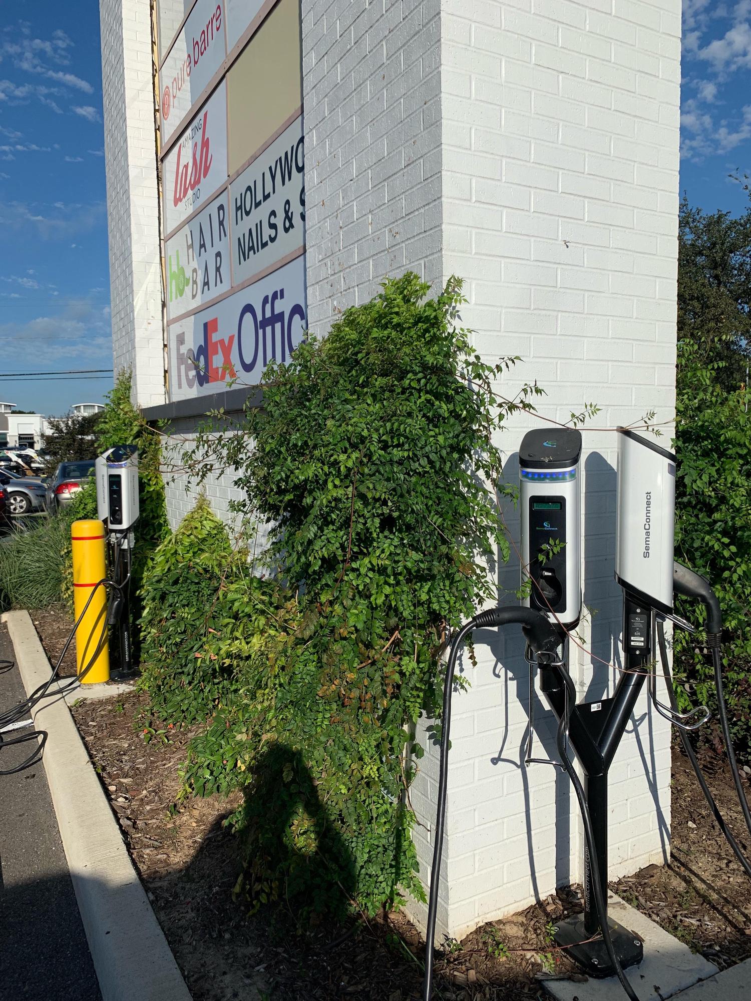 Preston Royal Village Dallas, TX EV Station