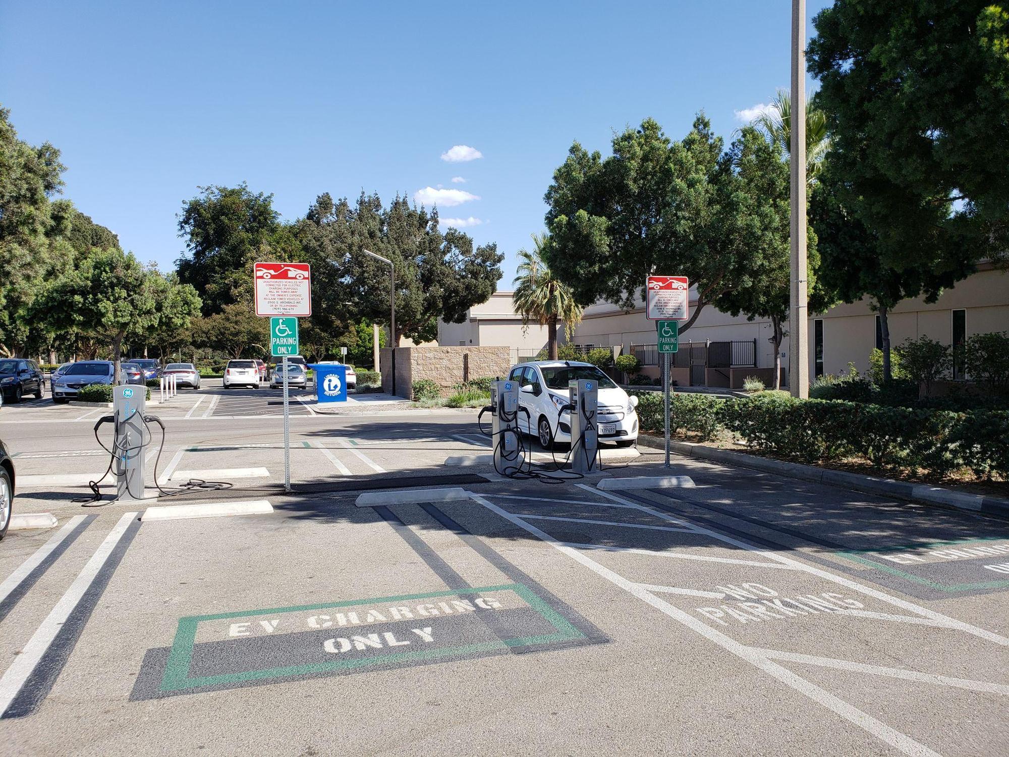 Ovitt Family Library Ontario, CA EV Station