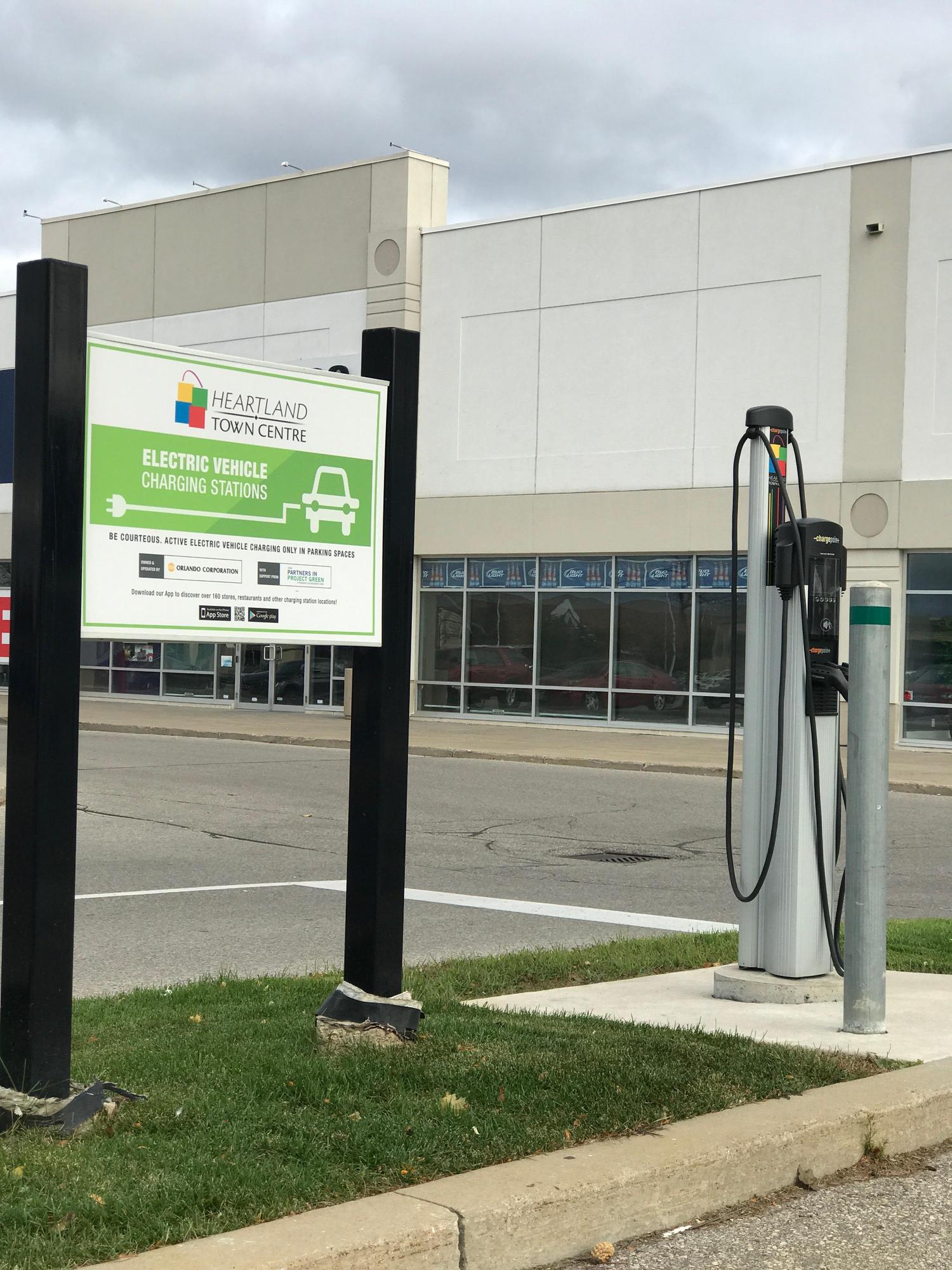 Heartland Shopping Center Party City Mississauga, ON EV Station