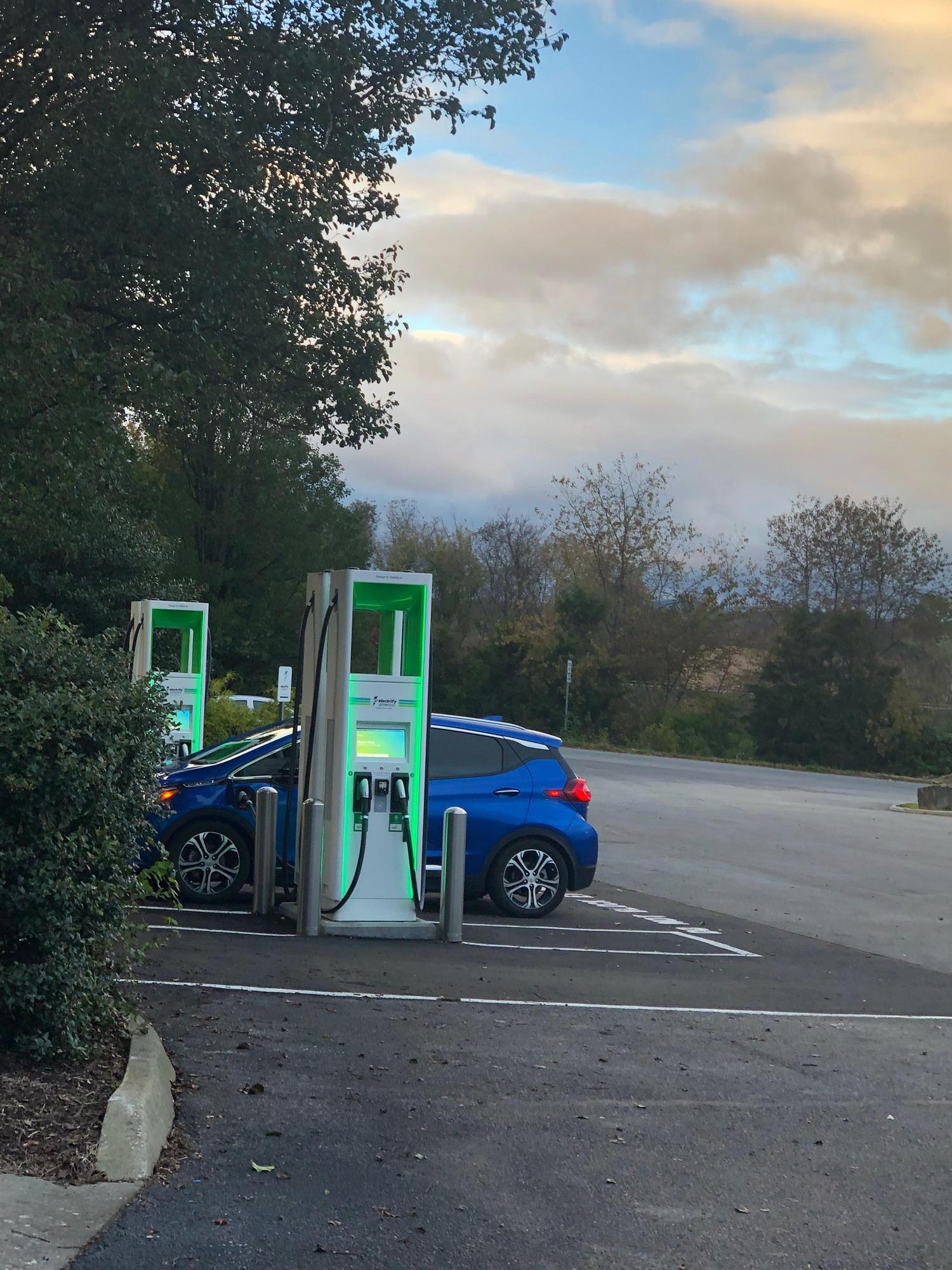 Brugh's Mill Country Store Fincastle, VA EV Station