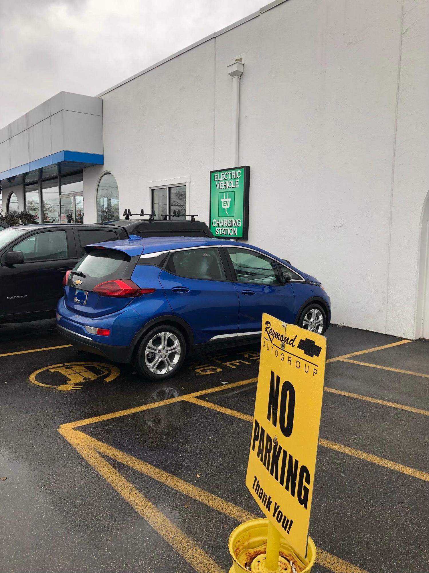Raymond Chevrolet (1) Antioch, IL EV Station