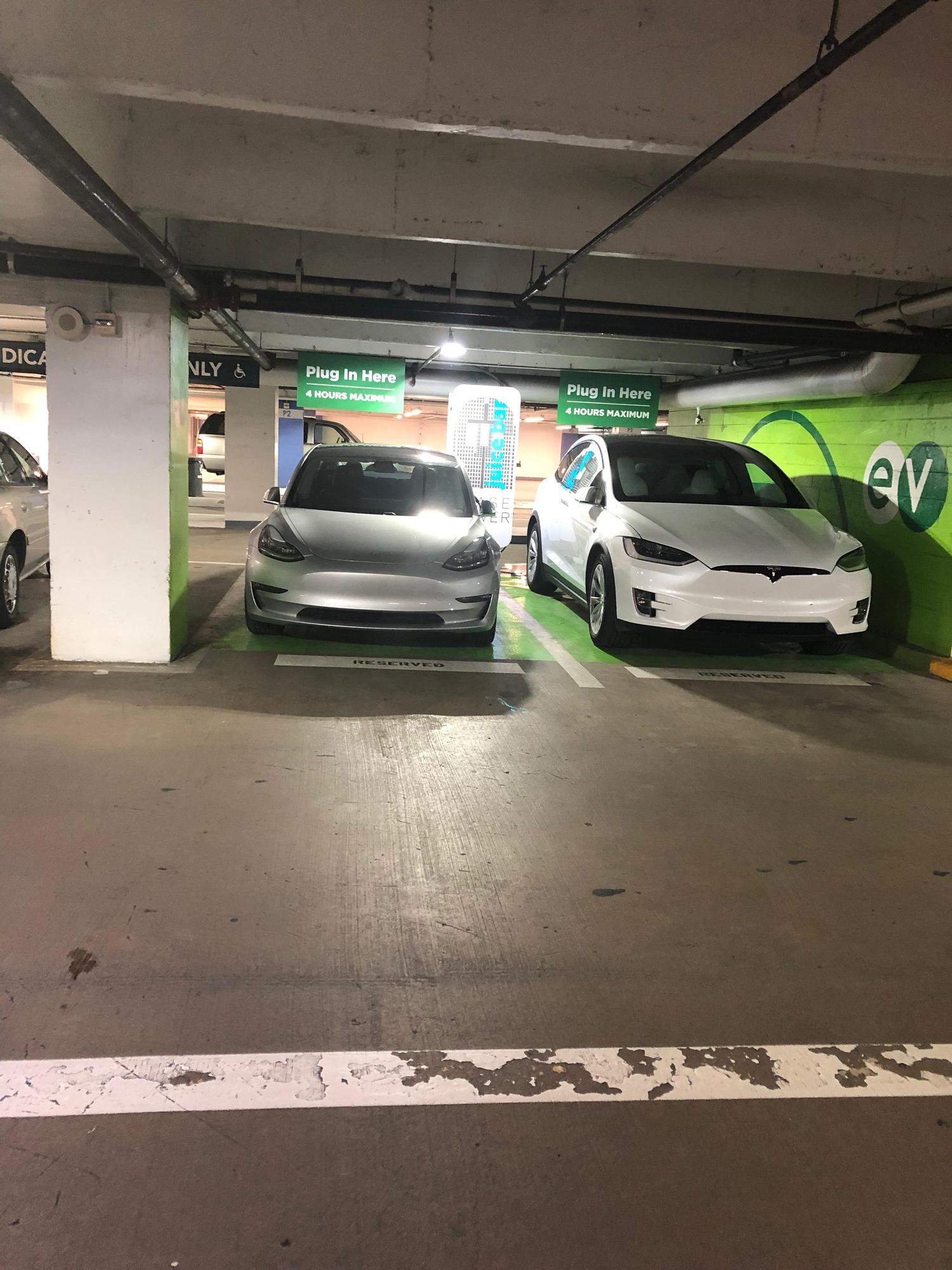 Chase Tower Parking Garage Dallas, TX EV Station