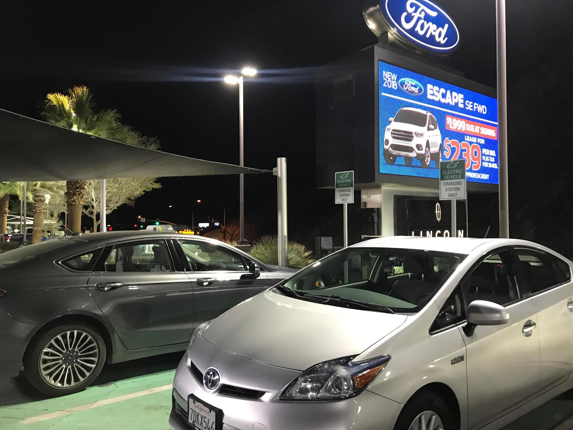 palm-springs-motors-cathedral-city-ca-ev-station