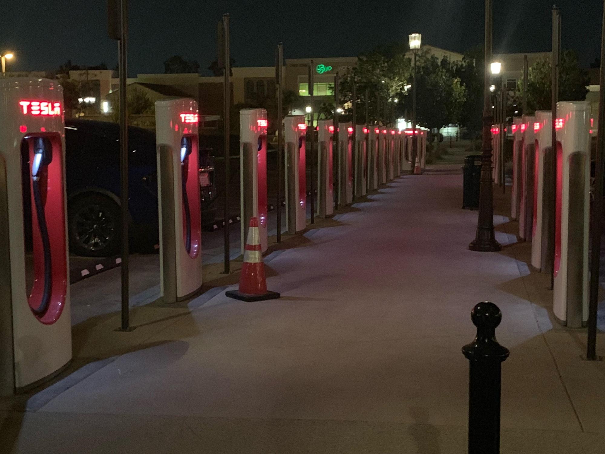 Bridgeport Marketplace Santa Clarita, CA EV Station
