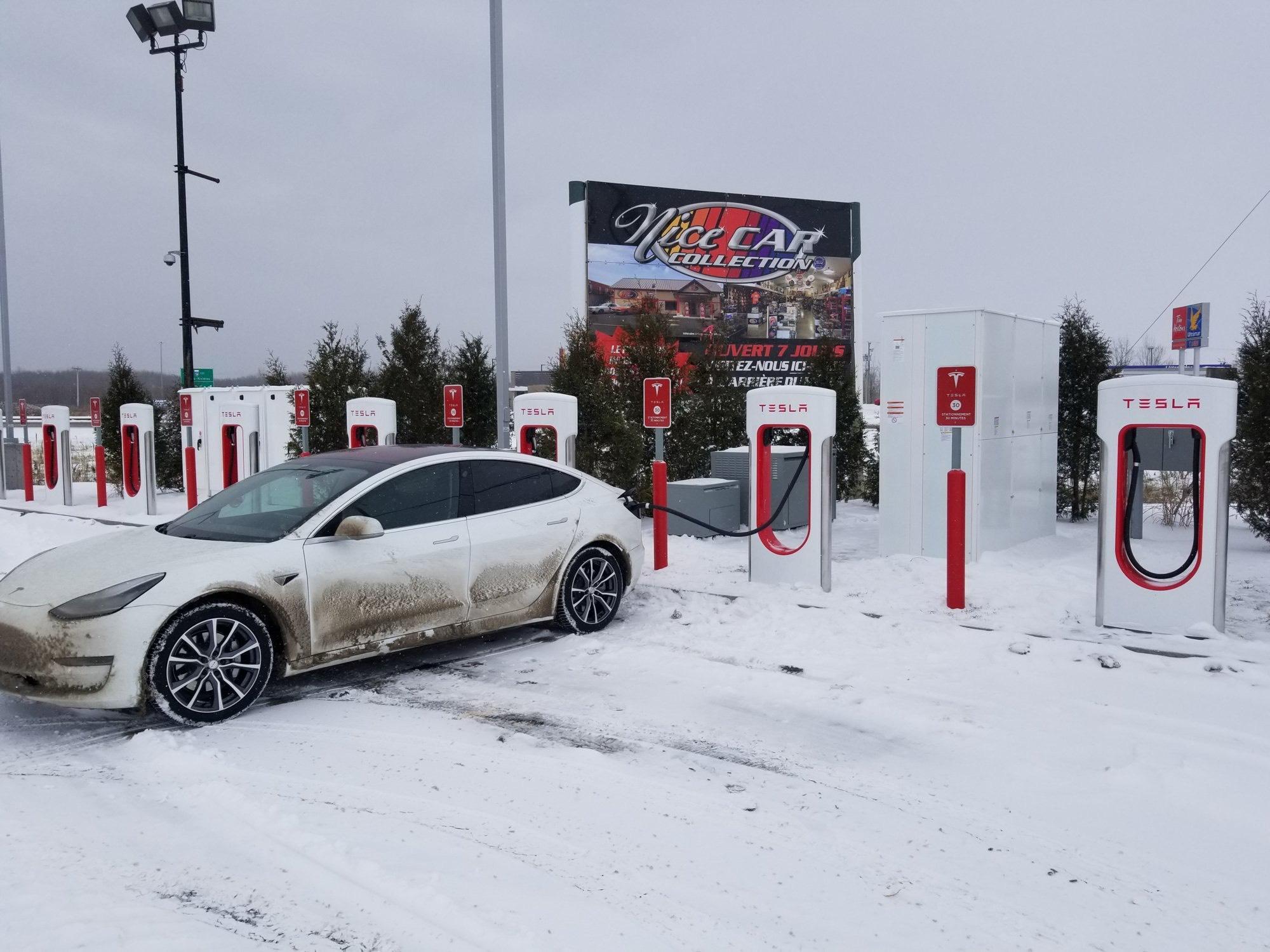 Halte 174 Yamachiche, QC EV Station