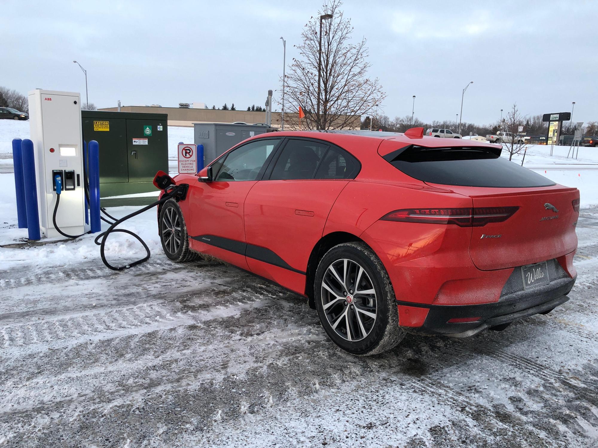 Noodles and Company Moorhead, MN EV Station
