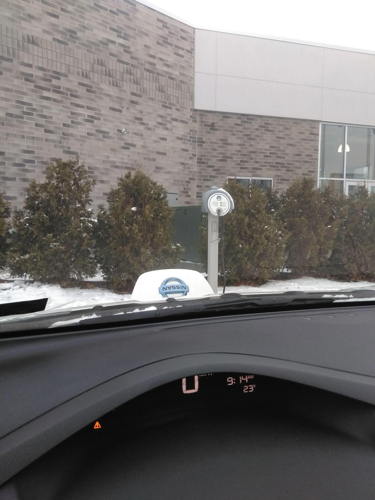 Golling Chrysler Chelsea Chelsea, MI EV Station