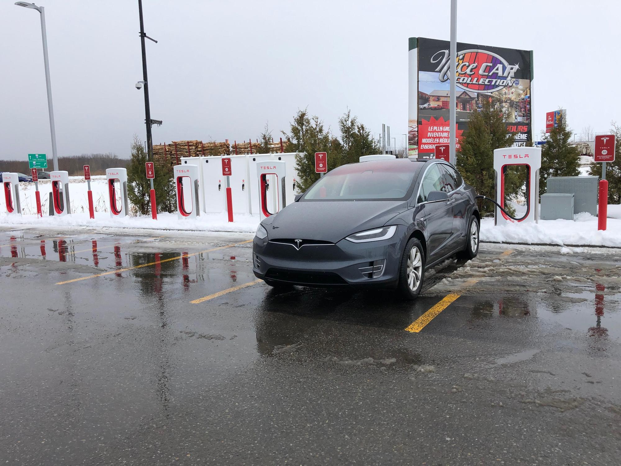 Halte 174 Yamachiche, QC EV Station