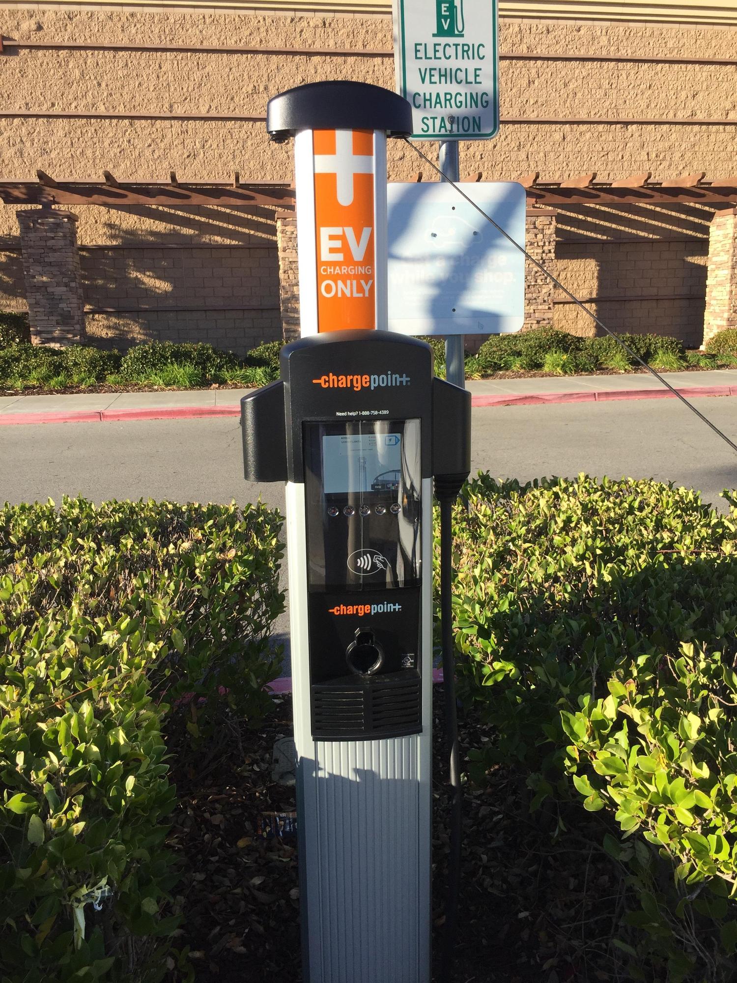 The Plaza at Golden Valley Kohl's Santa Clarita, CA EV Station
