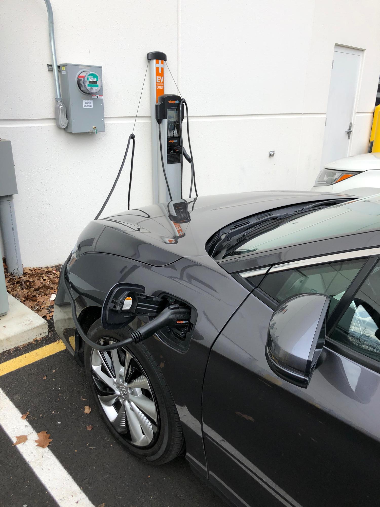 Tarrytown Honda Service Center Tarrytown, NY EV Station