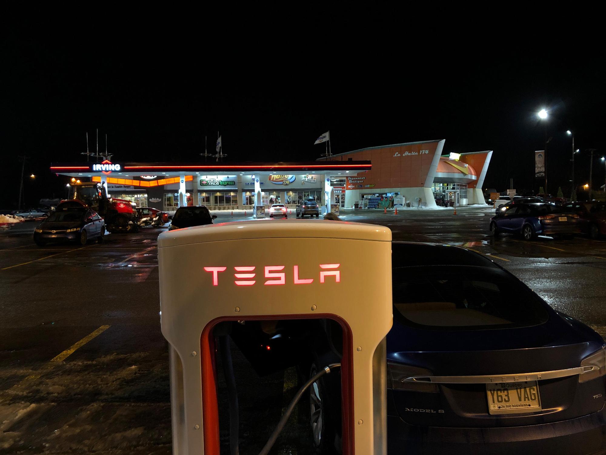 Halte 174 Yamachiche, QC EV Station