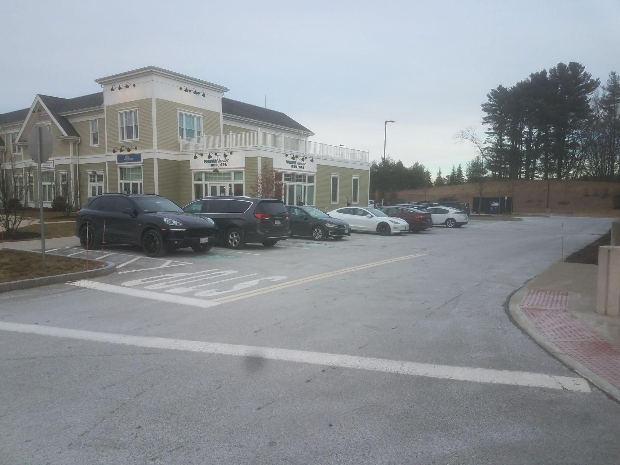 Stop & Shop Wayland Wayland, MA EV Station