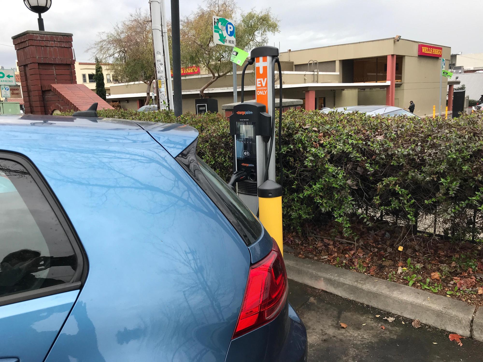 F/C Piedmont Ave Parking Lot Oakland, CA EV Station