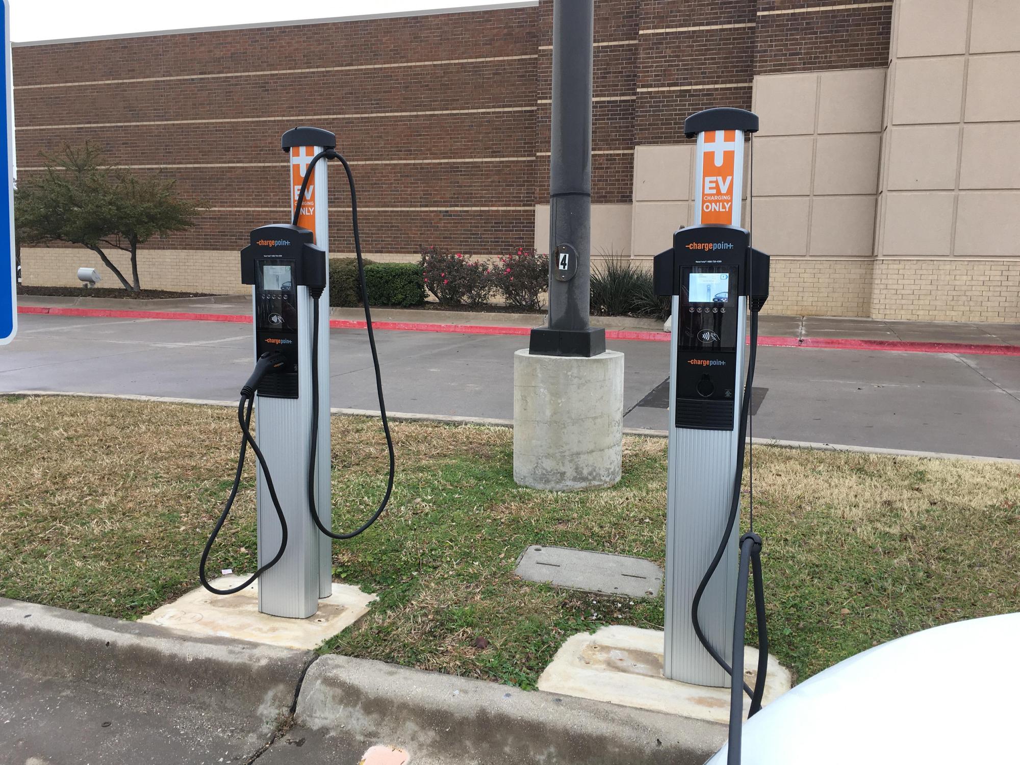 Kohl's | Lewisville, TX | EV Station