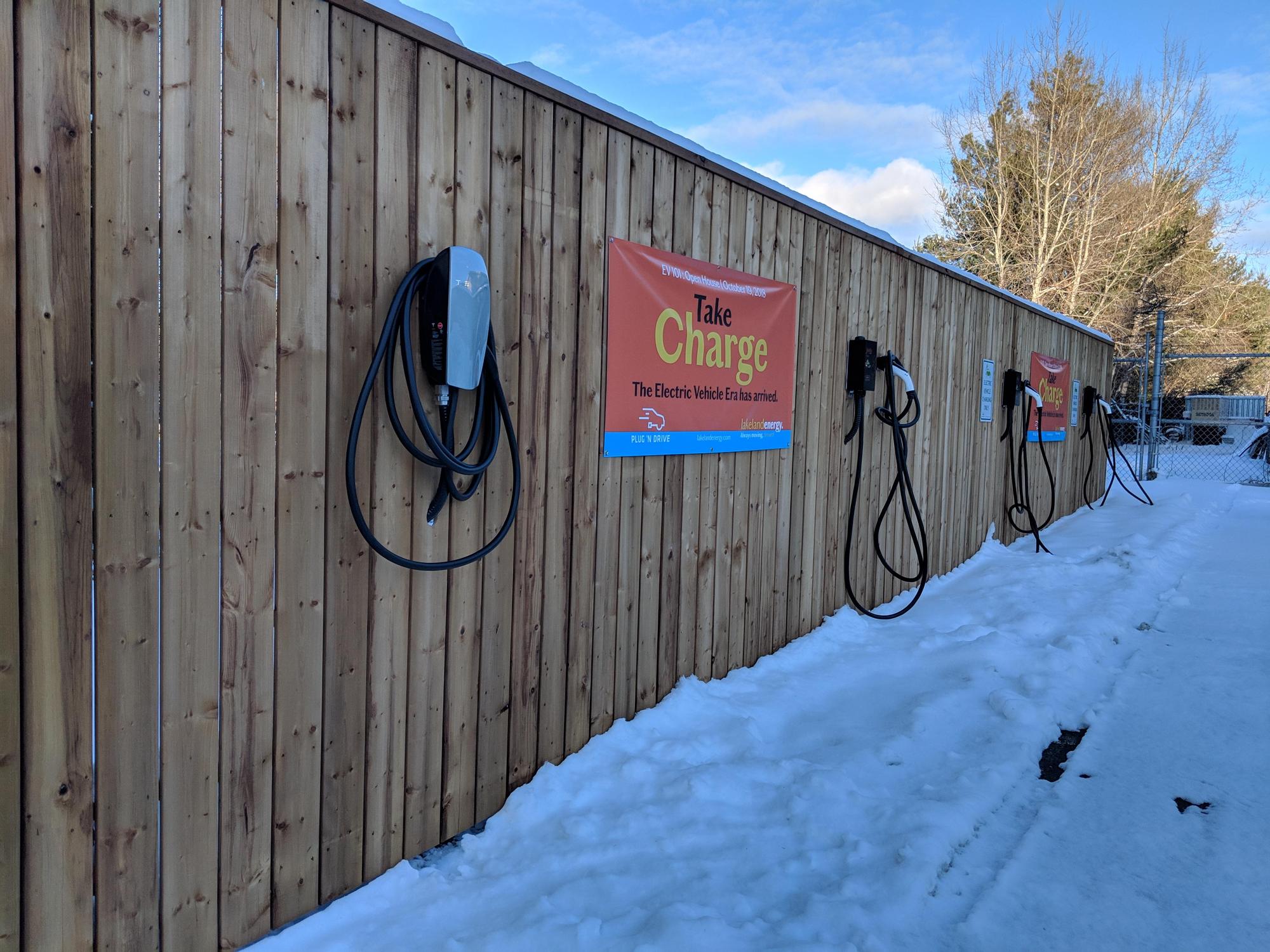 Lakeland Networks Bracebridge, ON EV Station
