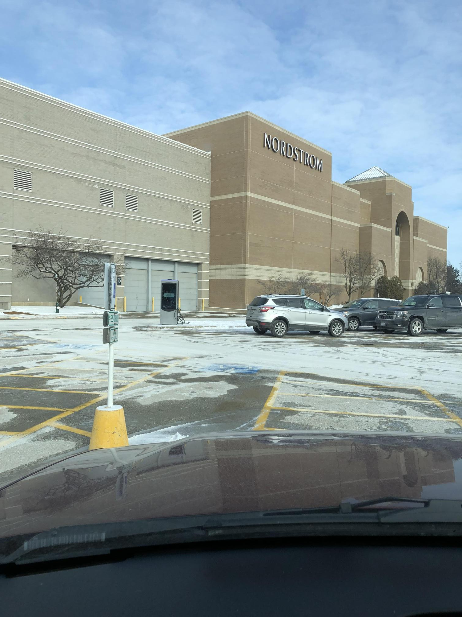 Oakbrook Center Nordstrom Oak Brook, IL EV Station