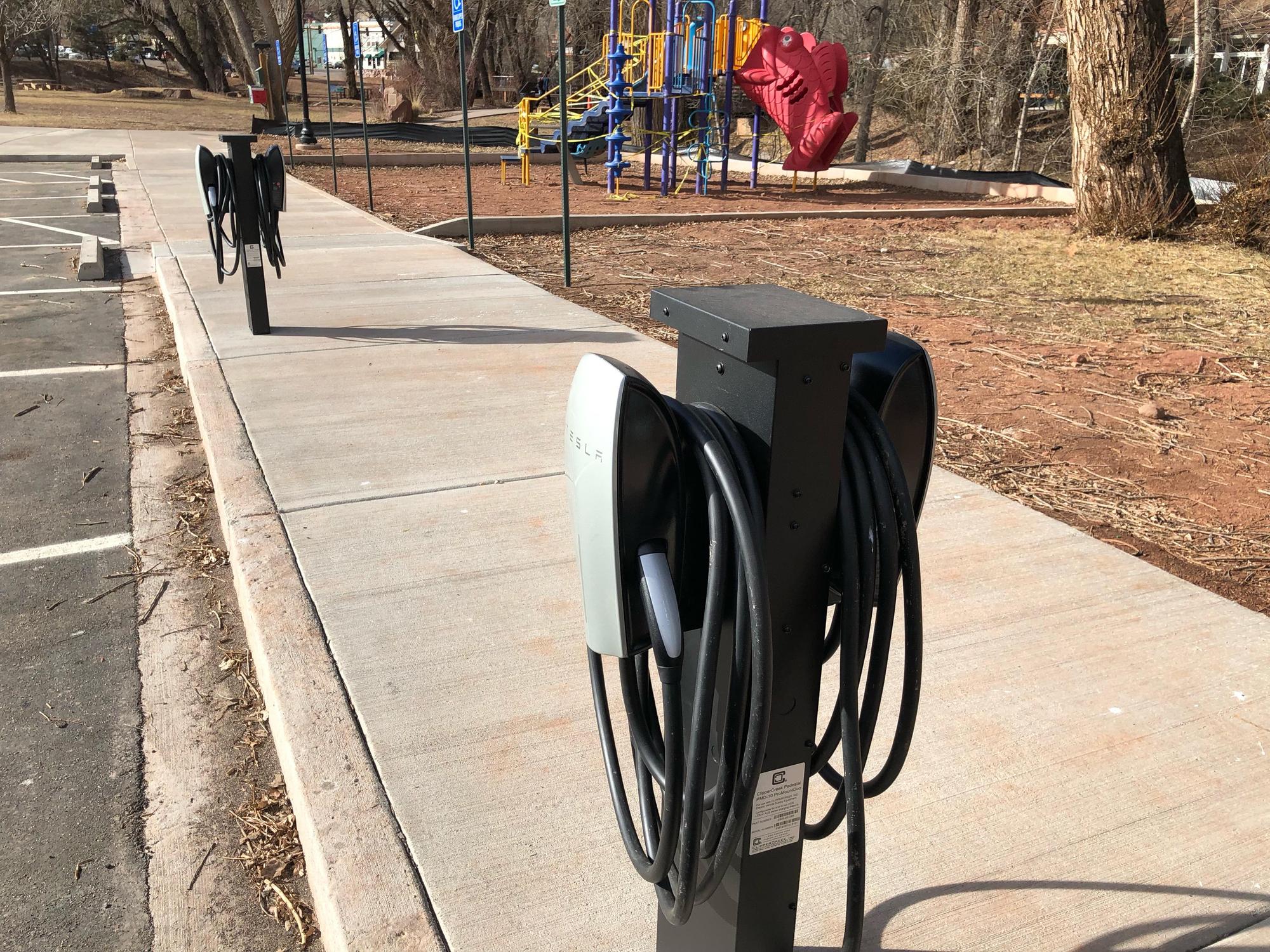 Manitou Pool & Fitness Center Manitou Springs, CO EV Station