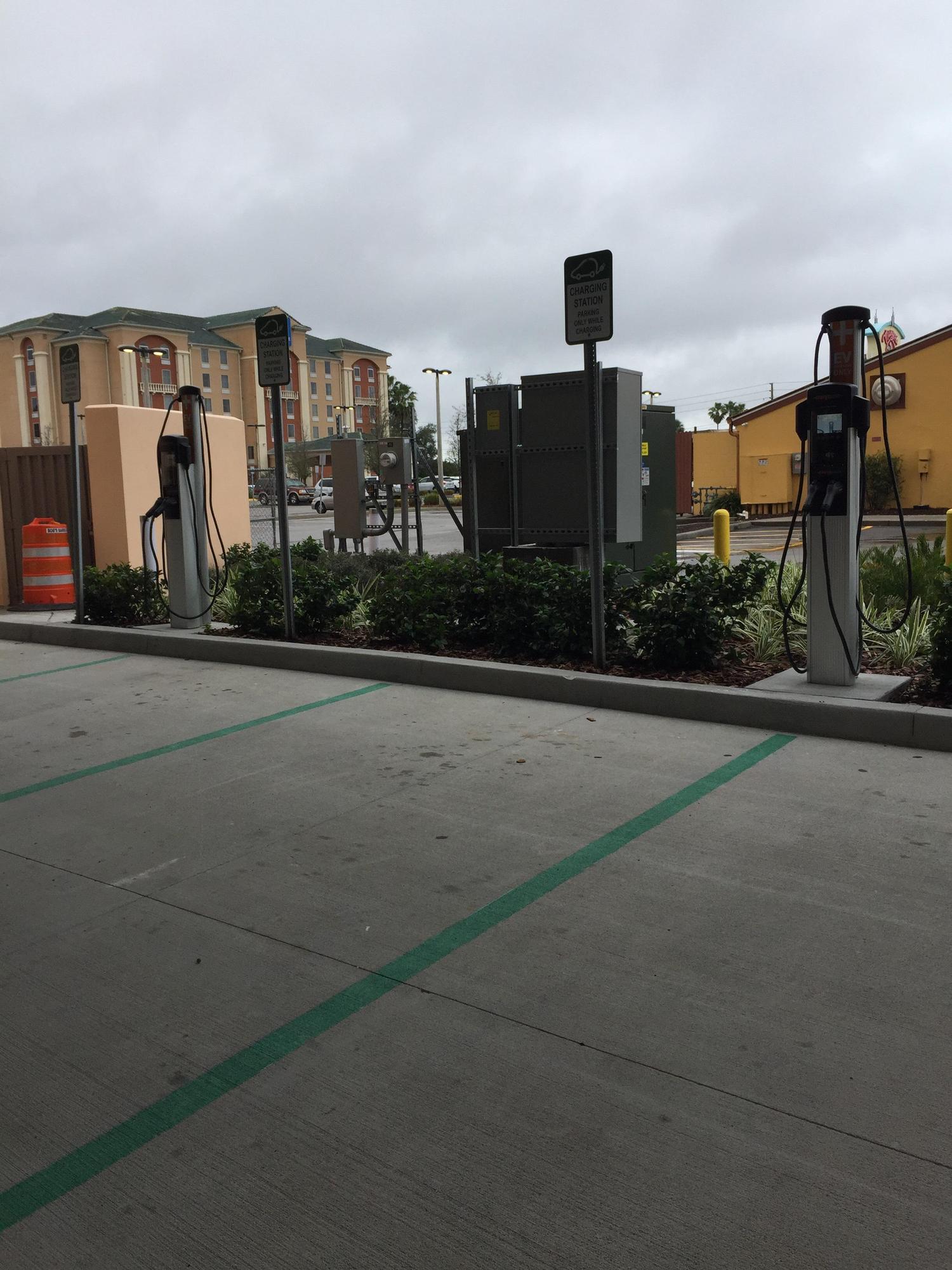 Hollywood Plaza Garage | PlugShare