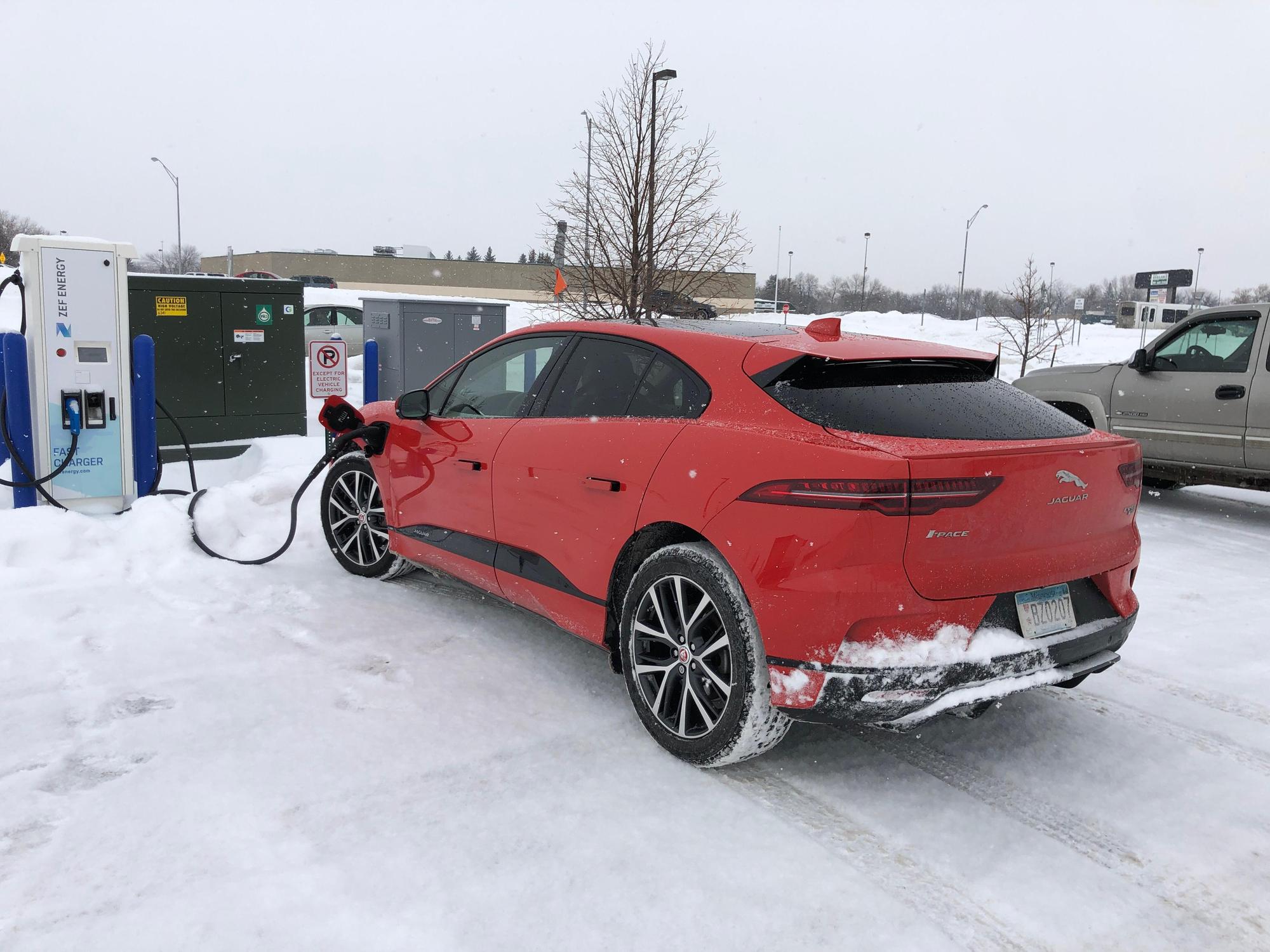Noodles and Company Moorhead, MN EV Station