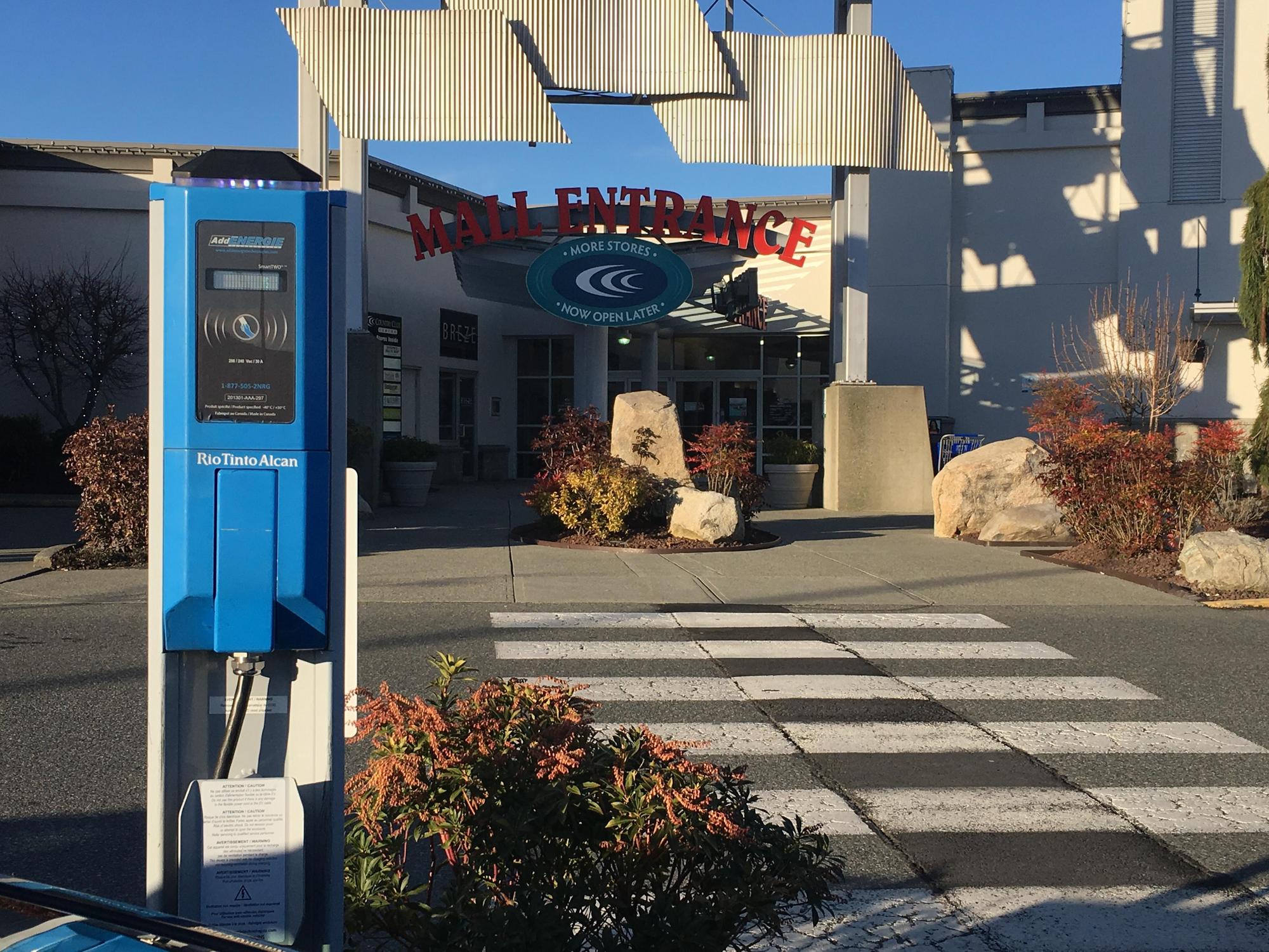 country-club-mall-mall-entrance-nanaimo-bc-ev-station