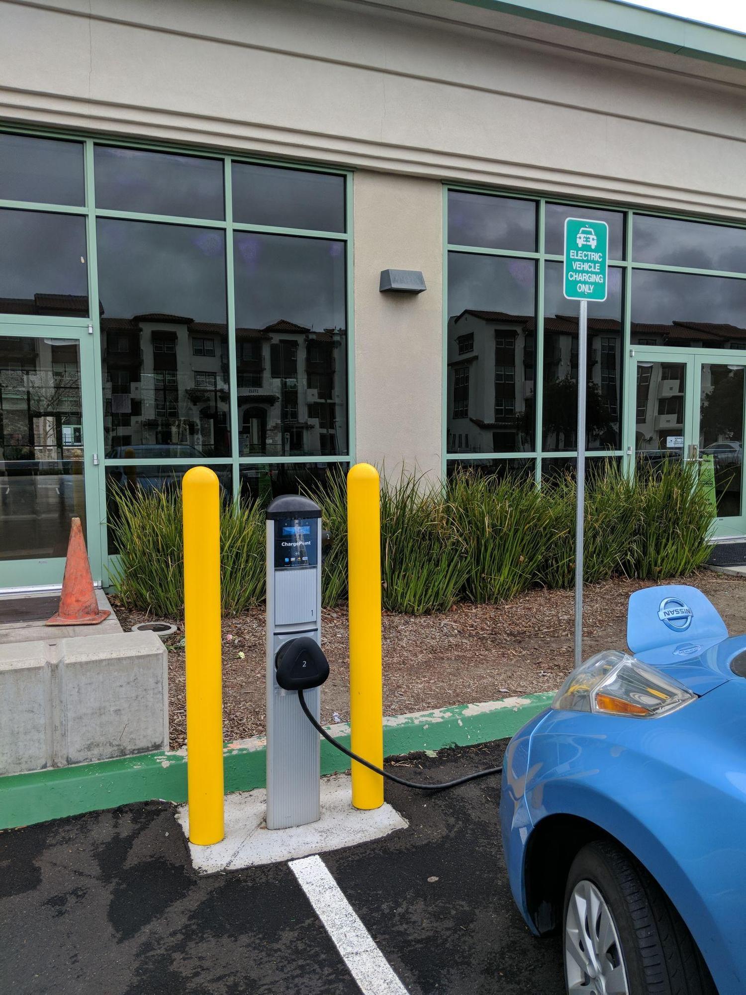 San Ramon Community Center San Ramon, CA EV Station